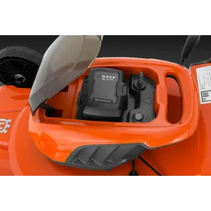 Obrázek #2 k produktu HUSQVARNA LC 142iS s akumulátorem a nabíječkou 